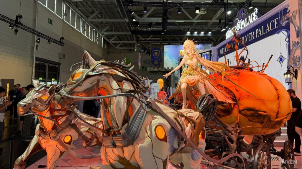 A Silver City Built in Cologne: Gamescom's 'Silver Palace' Booth